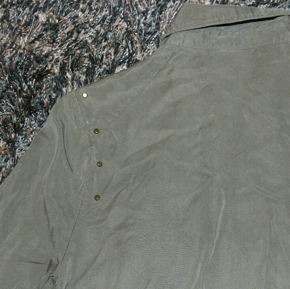 Forever 21 Studded Green Button Up XS - Picture 7 of 8